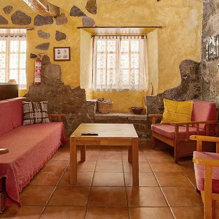 Charming In Palmas De Gran Canaria With Private Pool Lodge *